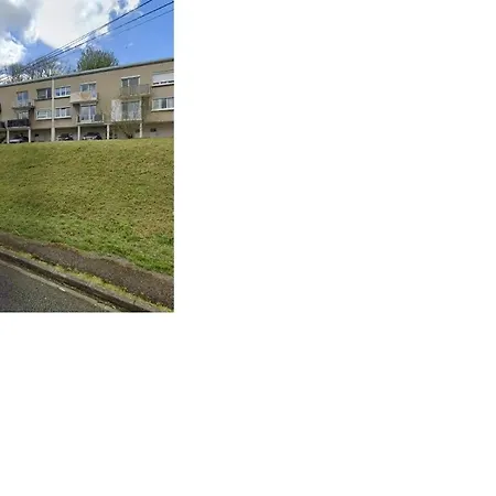 Lumineux Et Proche De Avec Balcon Et A Cote Du Bois Apartament *