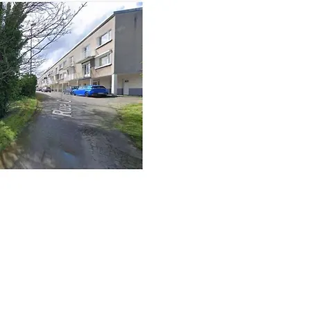 Apartament Lumineux Et Proche De Avec Balcon Et A Cote Du Bois