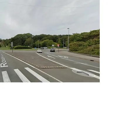 Lumineux Et Proche De Avec Balcon Et A Cote Du Bois