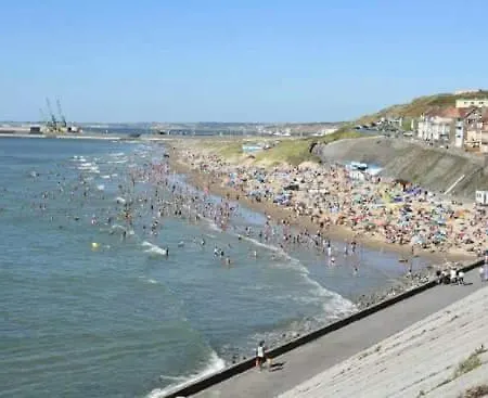 Lumineux Et Proche De Avec Balcon Et A Cote Du Bois