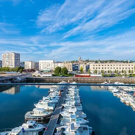 Lumineux Et Proche De Avec Balcon Et A Cote Du Bois