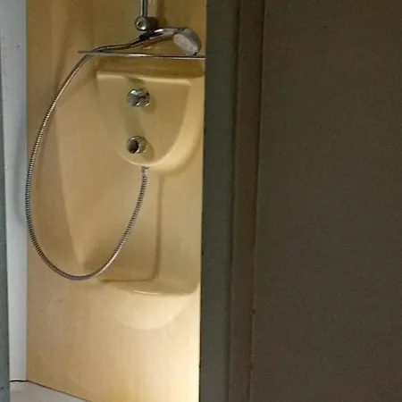 Lumineux Et Proche De Avec Balcon Et A Cote Du Bois Apartament *